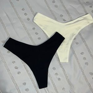 NWT Skims Everyday Thong